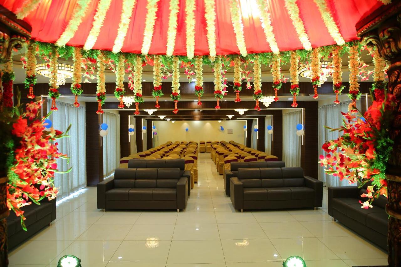 Nirmal  Hotel Maruthi Inn מראה חיצוני תמונה