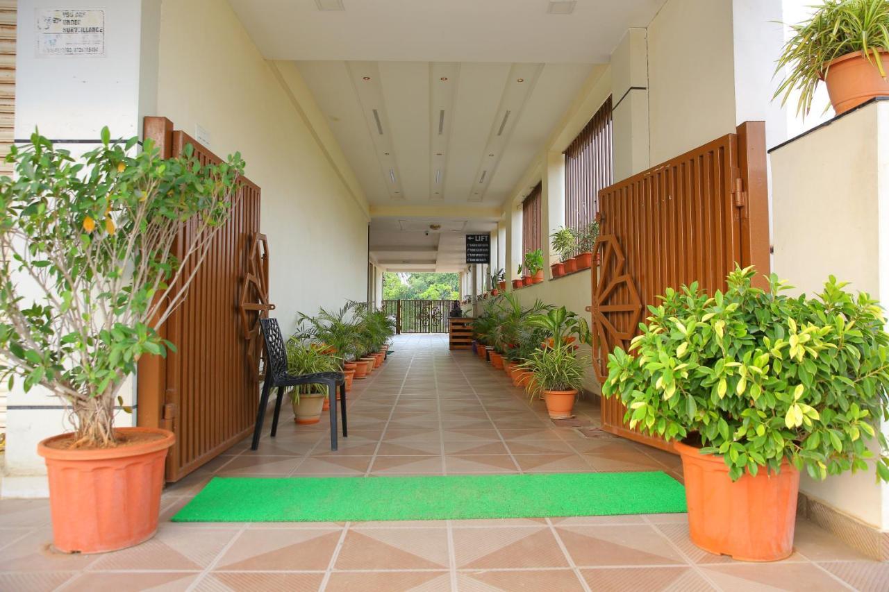 Nirmal  Hotel Maruthi Inn מראה חיצוני תמונה
