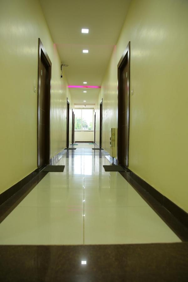 Nirmal  Hotel Maruthi Inn מראה חיצוני תמונה
